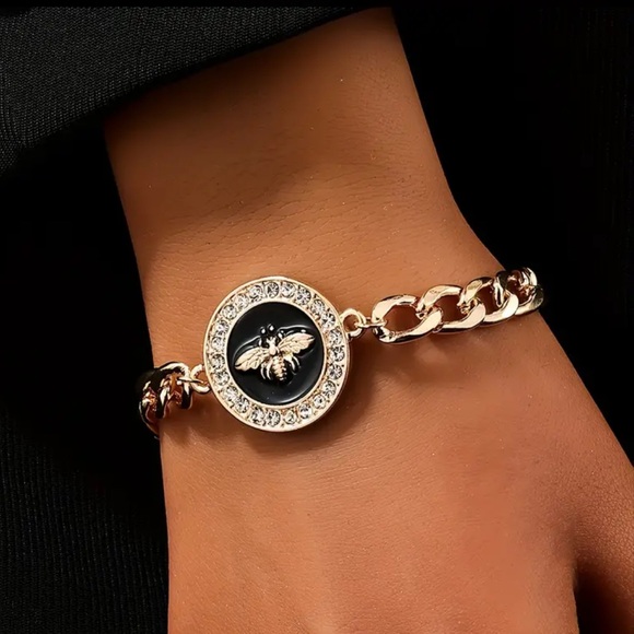 Elegant Designer Luxury Rhinestone Bracelet - NEW - Picture 6 of 6